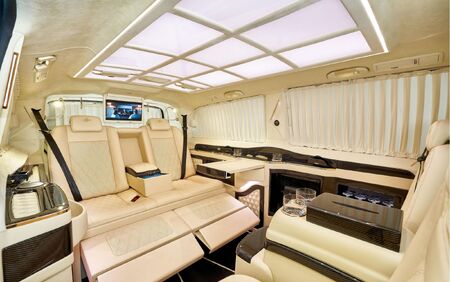 KLASSEN VIP VAN MVD 9050