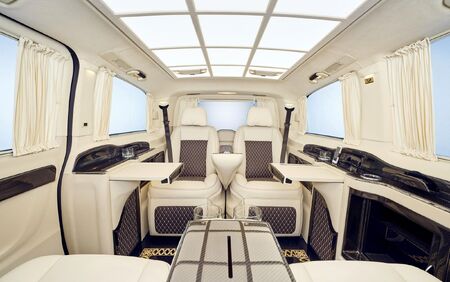 KLASSEN VIP VAN MVD 9028