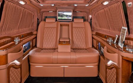 KLASSEN VIP VAN MVD 9003