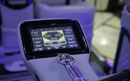 KLASSEN VIP VAN MVD 9008