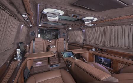 KLASSEN VIP VAN MVD 9019