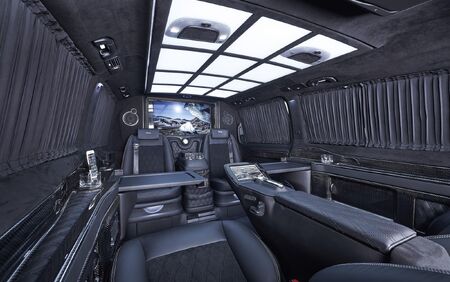 KLASSEN VIP VAN MVD 9031