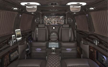 KLASSEN VIP VAN MVD 9018