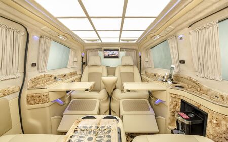 KLASSEN VIP VAN MVD 9013