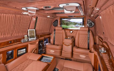 KLASSEN VIP VAN MVD 9003