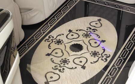 KLASSEN VIP VAN MVD 9008