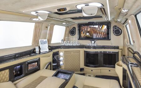 KLASSEN VIP VAN MVD 9000