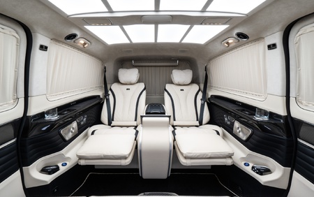 Klassen Mercedes-Benz V-Class V300 Luxury VIP Business Van -2024 MVV_1682