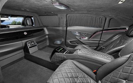 KLASSEN Stretched and Armored Car MMR_1365