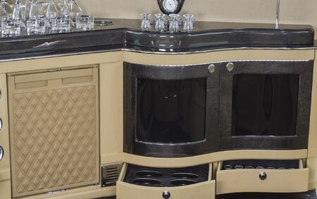 KLASSEN VIP VAN MVD 9000