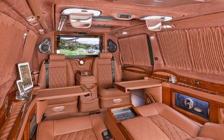 KLASSEN VIP VAN MVD 9003