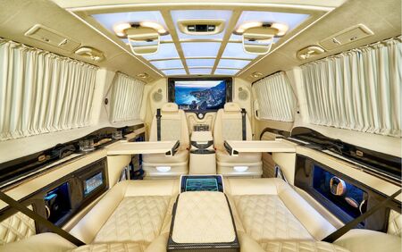 KLASSEN VIP VAN MVD 9050