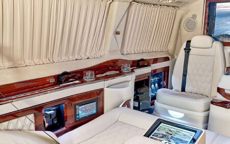 KLASSEN VIP VAN MVD 9053