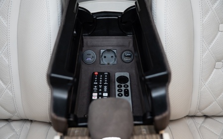 KLASSEN Mercedes-Benz V-Class V300 Luxury VIP First Class Van MVE_1648