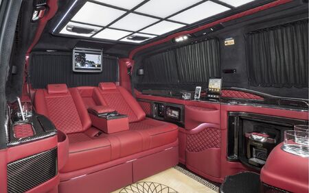 KLASSEN VIP VAN MVD 9054