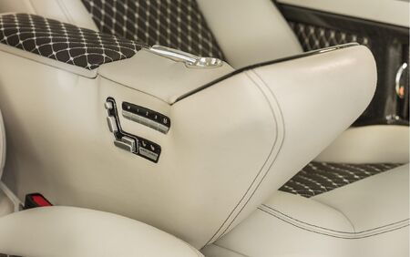 KLASSEN VIP VAN MVD 9015