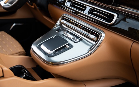 Klassen Mercedes-Benz V-Class VIP Business VAN Luxury Edition MVV_6_1695_EN