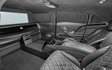 KLASSEN Stretched and Armored Car MMR_1365