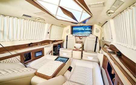 KLASSEN VIP VAN MVD 9051