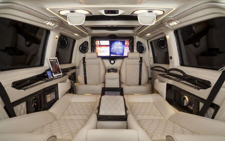 KLASSEN VIP VAN MVD 9001