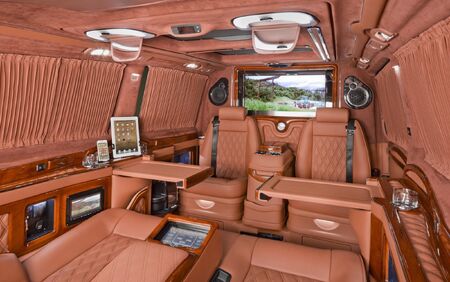 KLASSEN VIP VAN MVD 9003