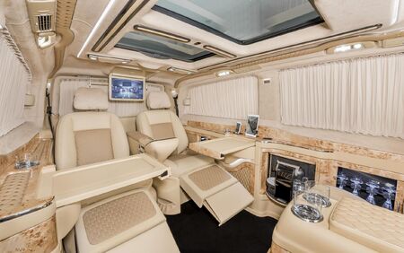 KLASSEN VIP VAN MVD 9020