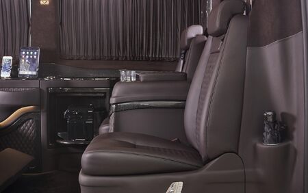 KLASSEN VIP VAN MVD 9032