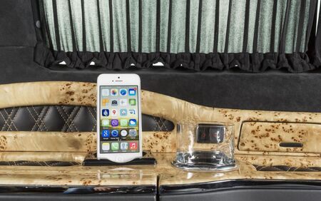 KLASSEN VIP VAN MVD 9011