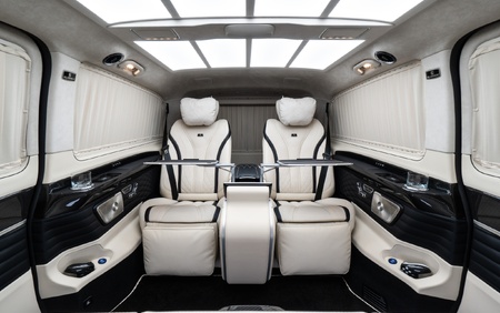Klassen Mercedes-Benz V-Class V300 Luxury VIP Business Van -2024 MVV_1682