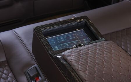 KLASSEN VIP VAN MVD 9032