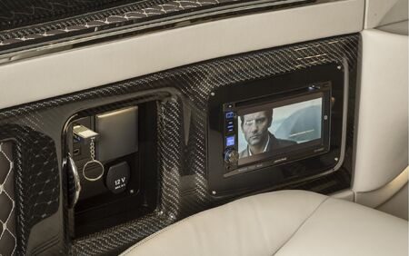 KLASSEN VIP VAN MVD 9015