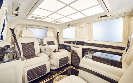 KLASSEN VIP VAN MVD 9028