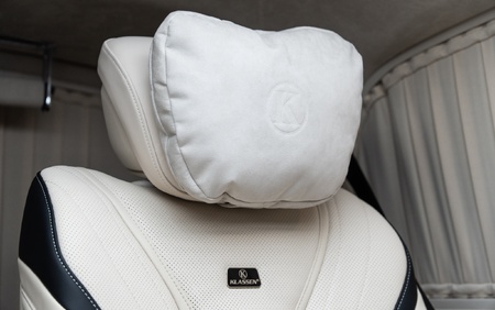 Klassen Mercedes-Benz V-Class V300 Luxury VIP Business Van -2024 MVV_1682