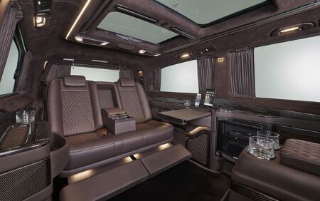 KLASSEN VIP VAN MVD 9032