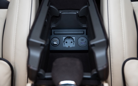 KLASSEN Mercedes-Benz V-Class V300 Luxury VIP First Class Van MVE_1685