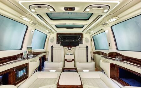 KLASSEN VIP VAN MVD 9024