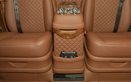 KLASSEN VIP VAN MVD_1304