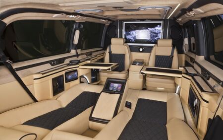 KLASSEN VIP VAN MVD 9007