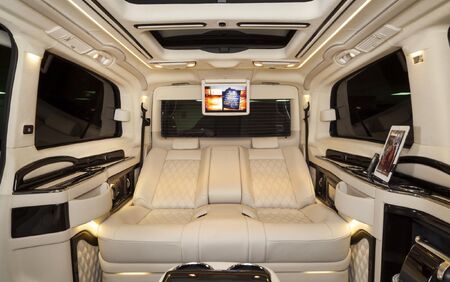 KLASSEN VIP VAN MVD 9001