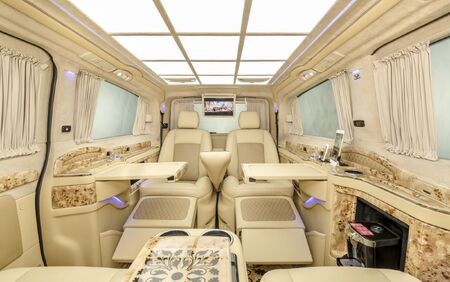 KLASSEN VIP VAN MVD 9013