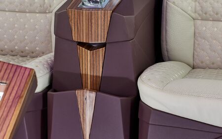 KLASSEN VIP VAN MVD 9027