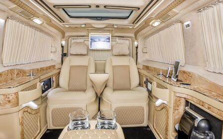 KLASSEN VIP VAN MVD 9020