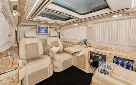 KLASSEN VIP VAN MVD 9020