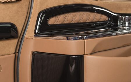 KLASSEN VIP VAN MVD 9012