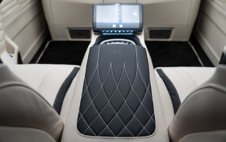 Klassen Mercedes-Benz V-Class V300 Luxury VIP Business Van -2024 MVV_1649