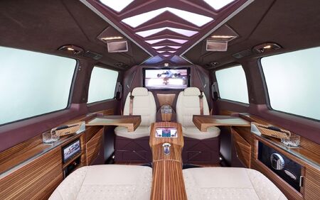 KLASSEN VIP VAN MVD 9027