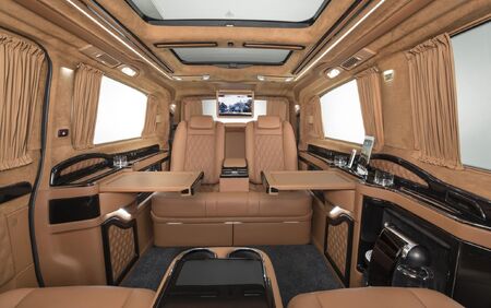 KLASSEN VIP VAN MVD 9012