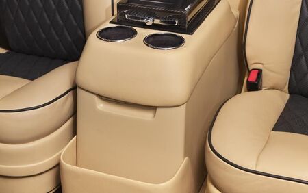 KLASSEN VIP VAN MVD 9007