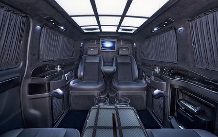 KLASSEN VIP VAN MVD 9031