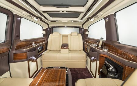 KLASSEN VIP VAN MVD 9025